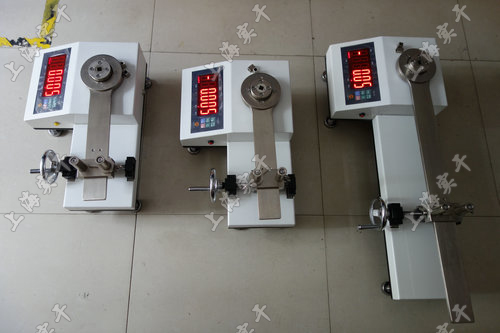 �ք�Ť�ذ��֙z�y�x